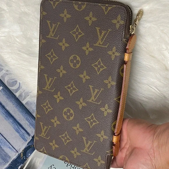 🤩TRAVEL ORGANIZER MONGRAM WALLET🤩 - Picture 8 of 16